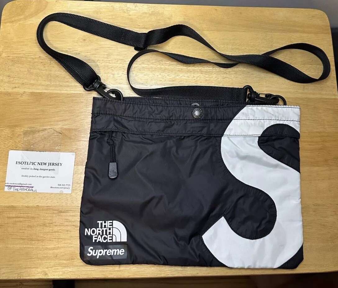 SUPREME x The North Face Split Waist Bag - Gravel / Peak SUPREME x The North Face Split Waist Bag - Gravel / Peak