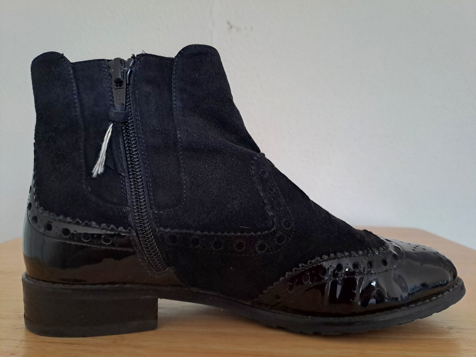 Stuart Weitzman Black Suede & Pattern Leather Win… - image 4