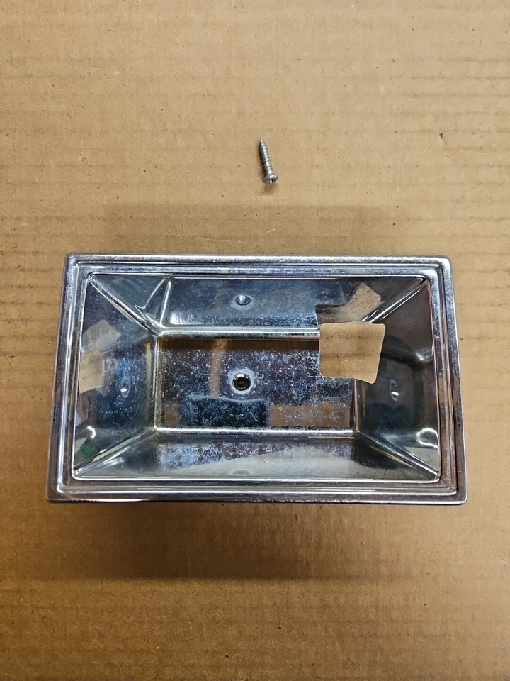 Oldsmobile Delta 88/98 1977-1985 manija de puerta interior moldura lado del conductor Foto 4 de 4