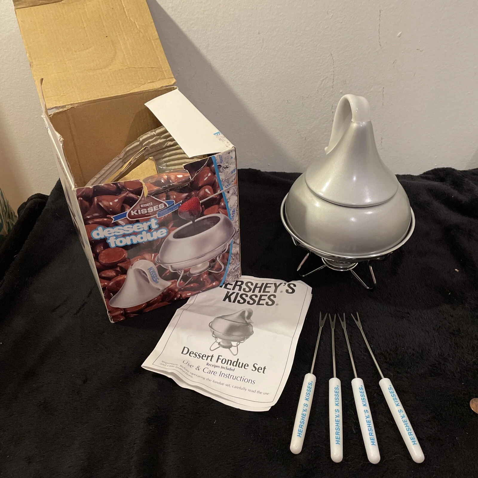 Hershey's Kiss Dessert Melting Fondue Pot Open Box Never Been Used