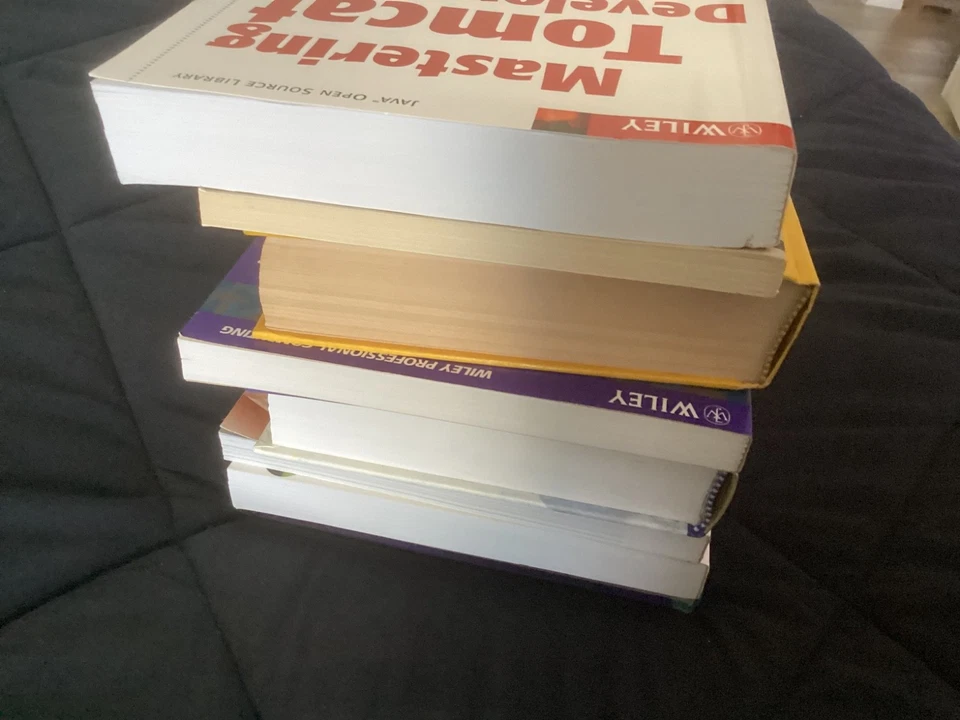 Wiley Lot of 8 Books, Java, Operating Systems, Databases,Structures, Programming - Image 3 of 4
