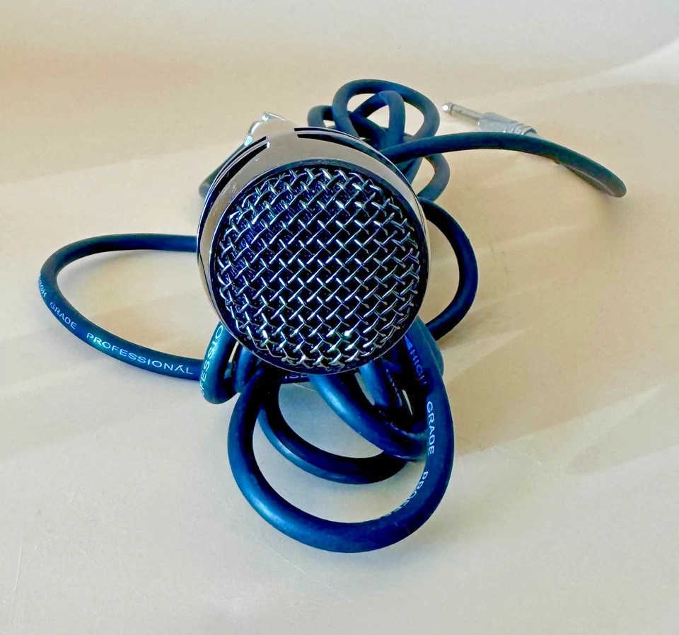 Microfone dinâmico profissional TEAC TM-77 com cabo - Imagem 4 de 4