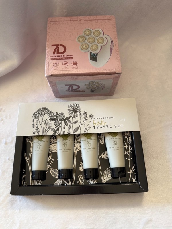 NEW Beauty Bundle – Women’s 7D Electric Shaver + Island Remedy Travel Set