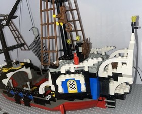 Lego 6290 Pirates I Pirate Battle Ship {Red Beard Runner Reissue} Vintage