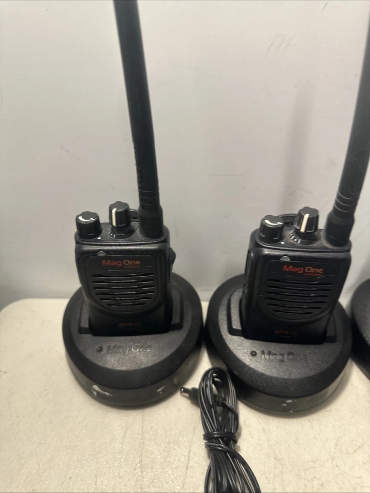 Lot Of 5 Motorola Mag One BPR40 Two-Way Radio-AAH84KDS8AA1AN Full Set - Image 3 of 4