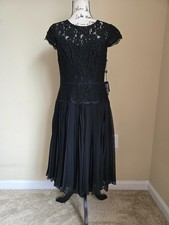 Adriana Papell pleated lace dress womens 10 black cap sleeve festive holiday