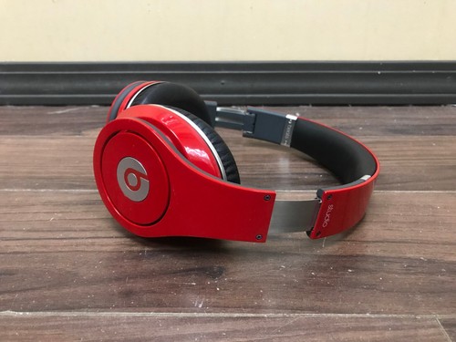 Auriculares Beats by Dr. Dre Studio rojos sobre la oreja con cable alimentados por batería con estuche - Imagen 8 de 20