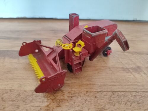 CORGI Major Toys Red Wheel Version MASSEY-FERGUSON 780 Combine Harvester Spares - Photo 1/11