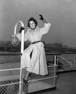 New York One 1 807 arrivals Queen Elizabeth which arrived New York - 1949 Photo