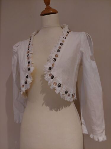 Aldinova White Cotton Cropped Short Jacket Beaded Edge. Buckle. Size 38 App 8
