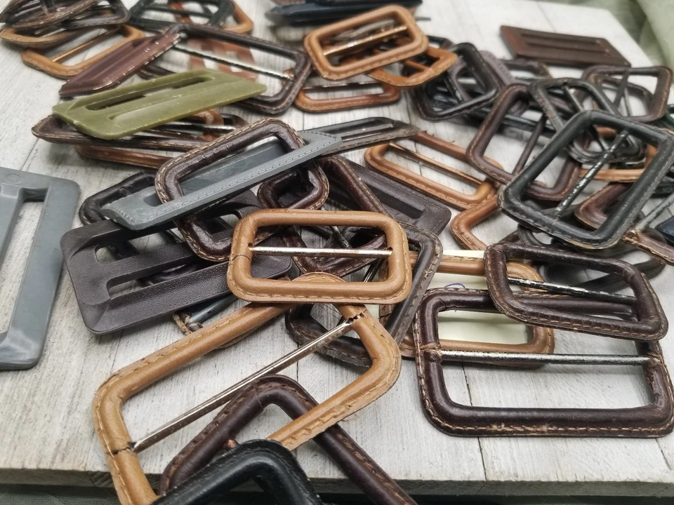 Lote De Colección De 60 Hebillas De Cinturón De Metal Envueltas De Cuero De Plástico Bufanda Slides Foto 3 de 4