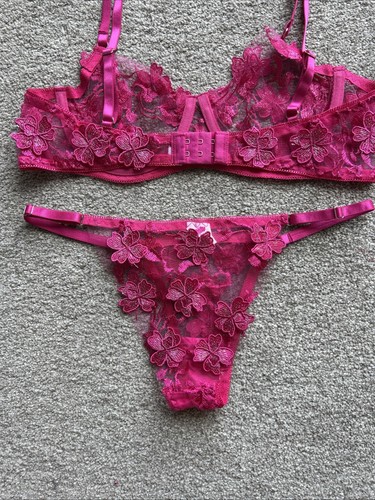 Ensemble sous vêtement sexy dentelle fleurie brodée soutien gorge et string maille filaire rose vif UK 8 - Photo 17/20