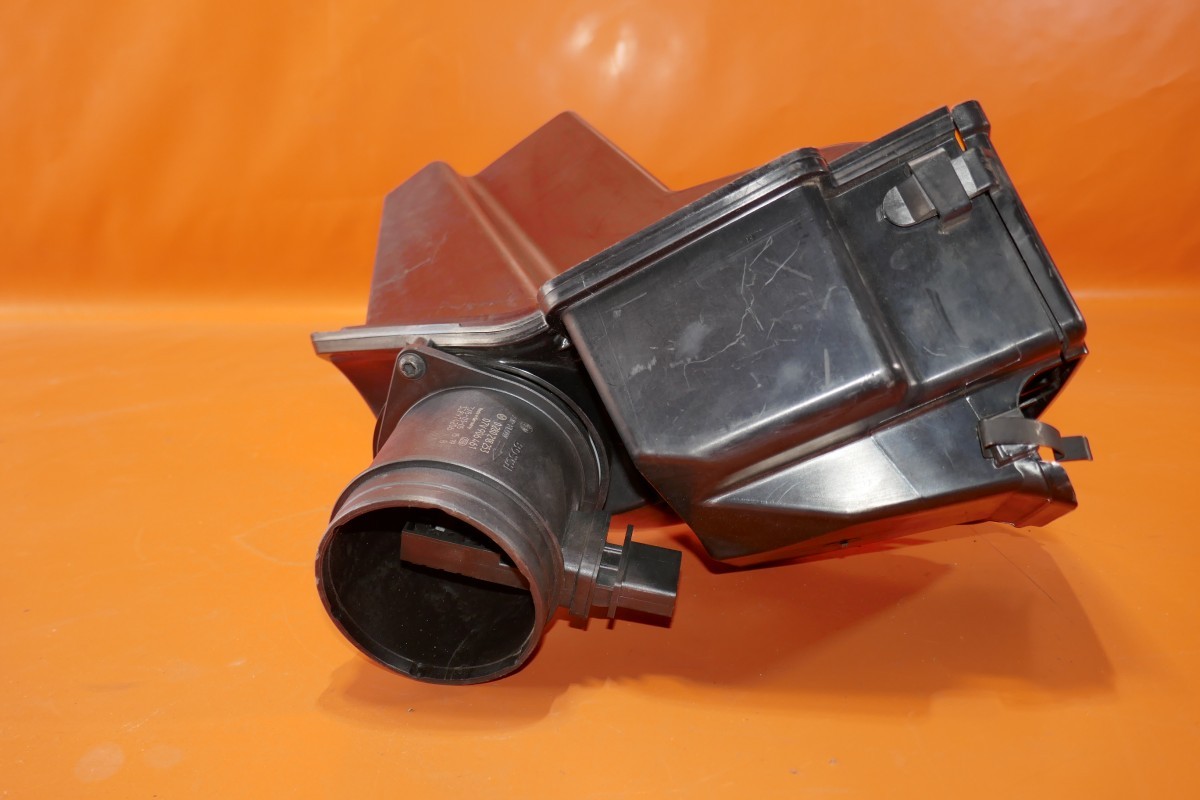 Bentley Mulsanne Speed 2013-2019 Left Air filter box P/N 3Y0129568