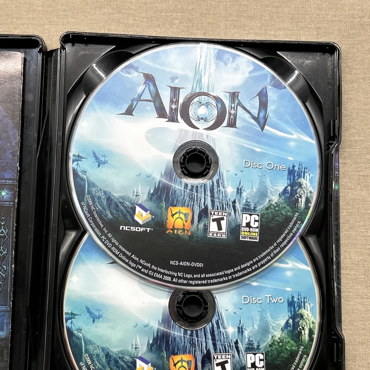 Aion (PC 2009 DVD-ROM 2-Disc STEELBOOK) Complete MMORPG Strategy