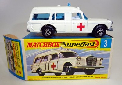 Matchbox Superfast Nr. 03A Mercedes Ambulance weiß breite Räder top in ''H'' Box