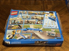 LEGO 60104 CITY Airport Passenger Terminal - Retired - Imperfect Box/Damage