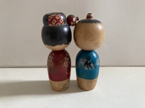 Vintage Kokeshi Dolls X2 Wobble Head Wooden Japanese 9.5cm Height - Picture 5 of 12