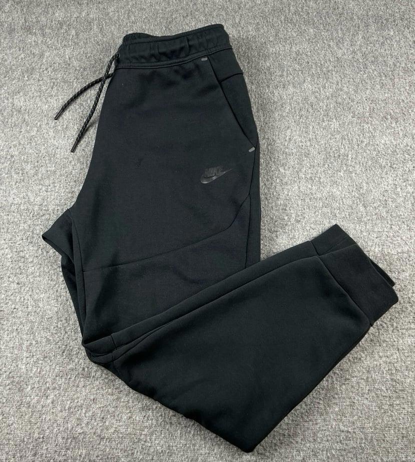 Nike Tech Fleece Black Sweatpants for Men - Size Medium