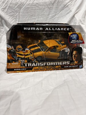 Hasbro Transformers 2 Revenge of the Fallen Human Alliance: Bumble Bee with Sam