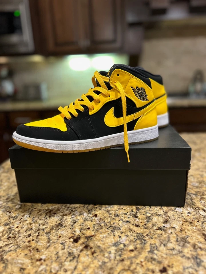 Nuevo En Caja Nike Air Jordan 1 Retro Medio Negro Varsity Maíz Blanco 554724-035 Foto 2 de 4