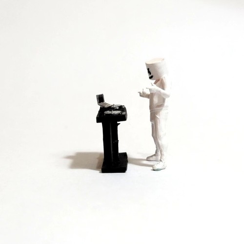 Miniature DJ Marshmello figure and table 1:64 scale #hh - Picture 2 of 6