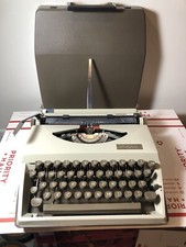 Vintage Royal Caravan Typewriter thumbnail