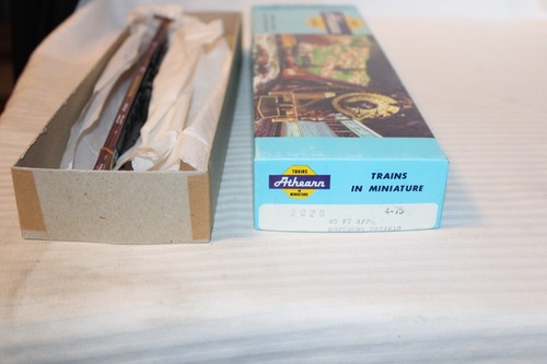 HO Scale Athearn, 85' Flat Car, Southern Pacific, Brown, #513010 - 2020 BNOS