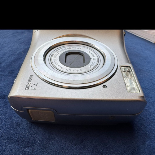 Olympus FE-210 7.1MP Digital Camera Compact Silver Bundle Tested & Working - Picture 5 of 15