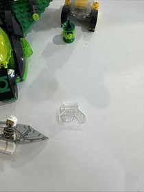 LEGO: Green Lantern vs. Sinestro (76025) Missing Minifigure And Helmet