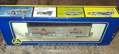 Vintage AHM 5296 J. S. Wines Private Owner Reefer Car HO Scale w/Box Read