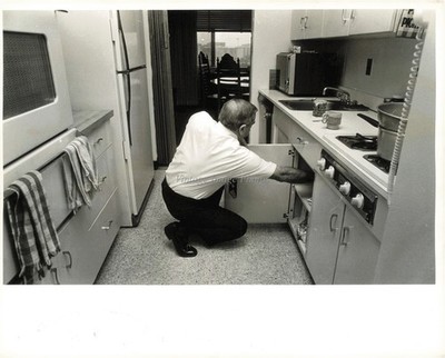 1983 Miami Dante Fascell Kitchen Activity Photo 8X10