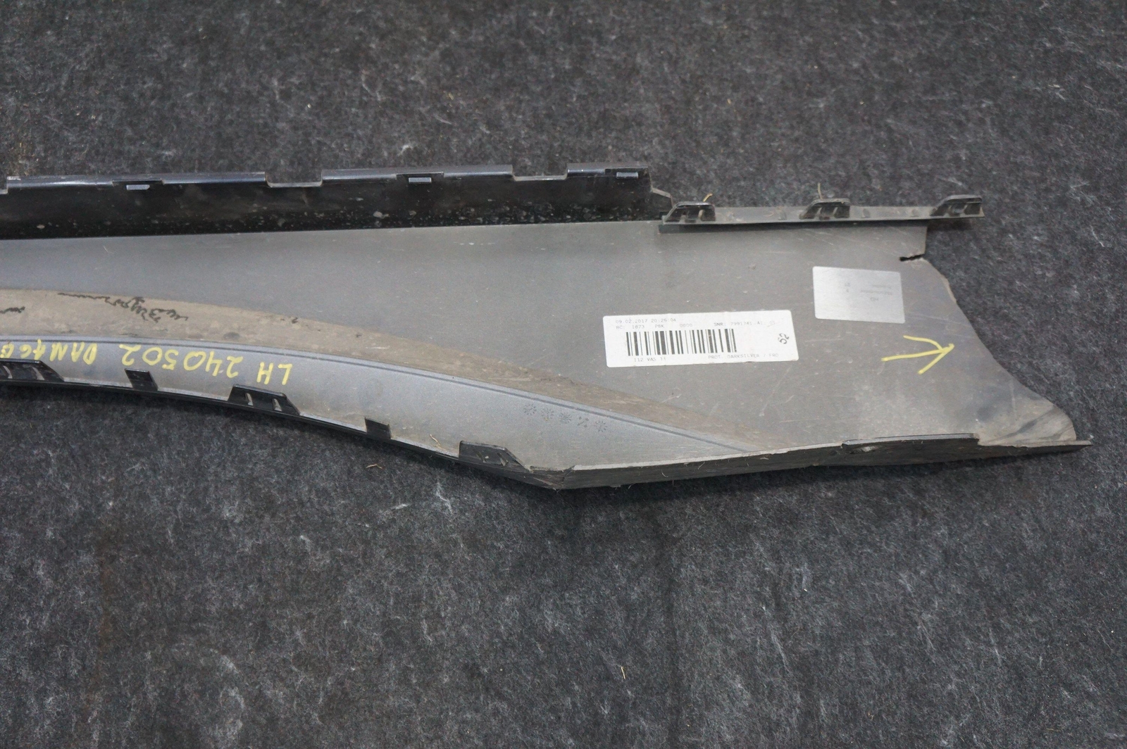 Left Rocker Molding Side Skirt (490) OEM 51777372039 Bmw I8 2014-17 19-20 *Note*