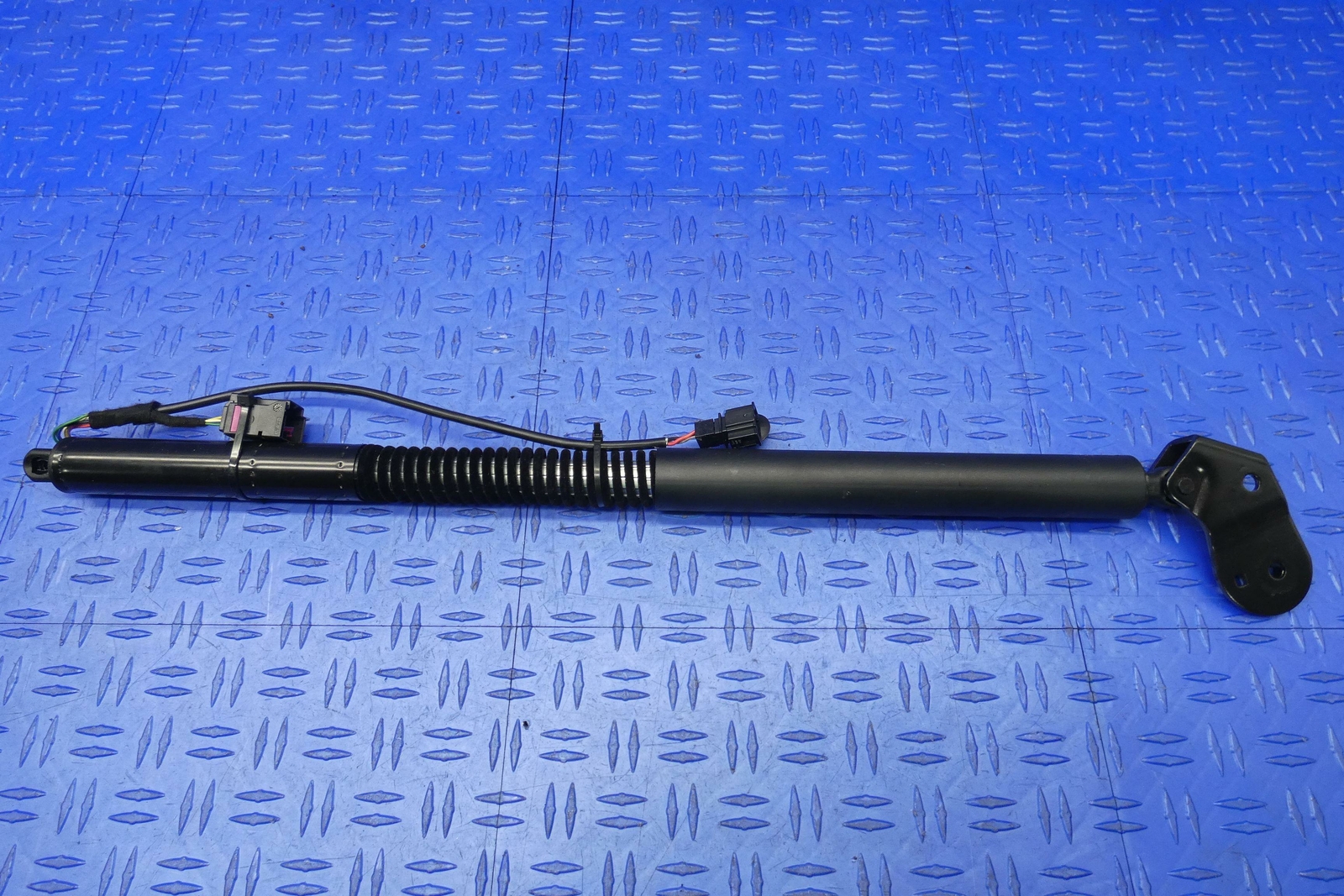 2012-2017 AUDI A7 LEFT REAR HATCH TRUNK SUPPORT STRUT OEM
