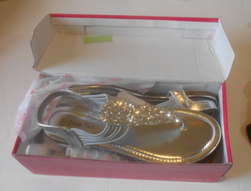 NIB Dream Pairs Women's Sparkly Silver Glitter Flat Sandals Size 9