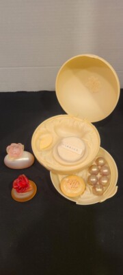 Fiorilu Gift Set for Women By Pupa (Sprays/Soap/Bath Pearls/Powder) RAREFREE S&H