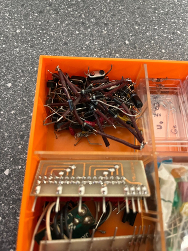 Vintage Electronic Components Lot - Germanium & Silicon Diodes, LEDs, Assorted - Picture 4 of 7