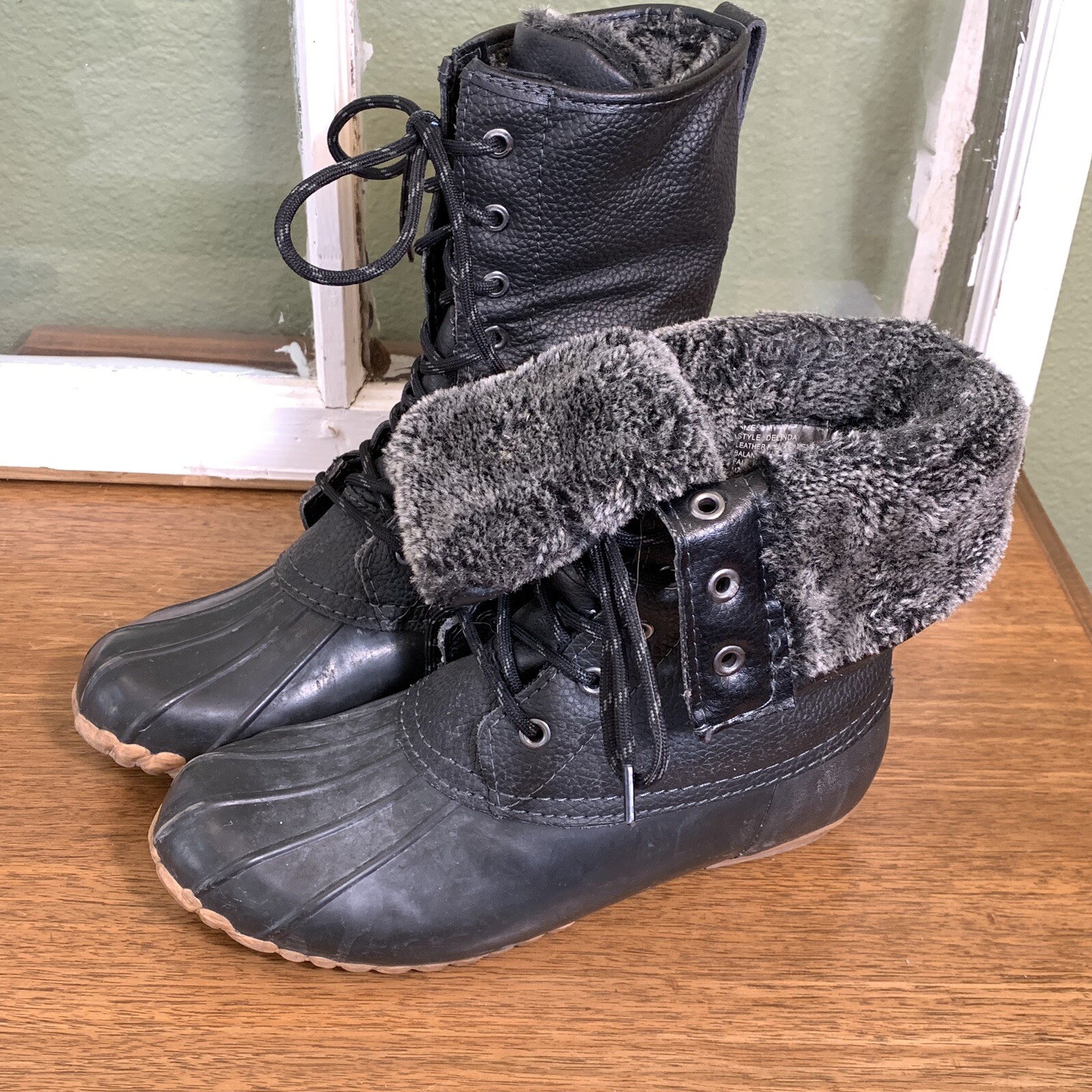 Women's Duck Boots Size 8 M SPORTO 