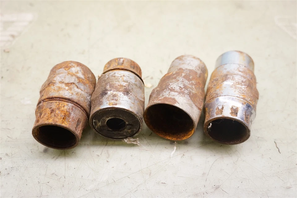 Cubiertas de válvula de cabeza plana Harley Davidson de preguerra UL Uh ULH*2502A Foto 3 de 4