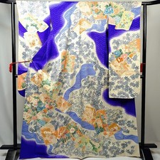 Vintage Japanese Silk Furisode Kimono Blue with Bokashi Dyeing Elegant Motif
