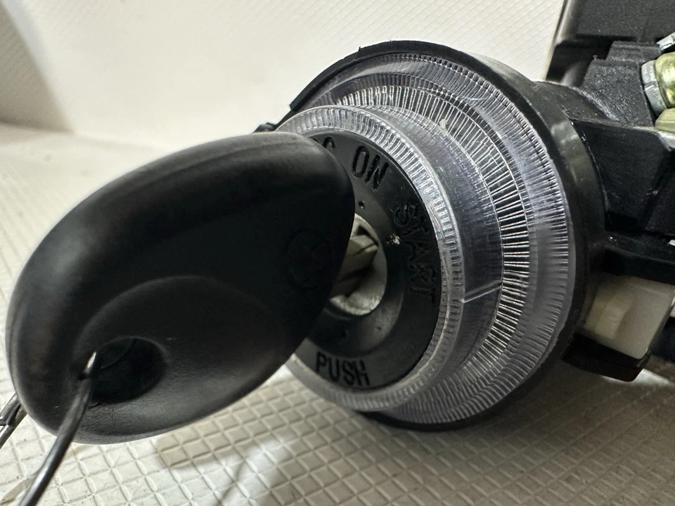 2011-2014 Hyundai Sonata Ignition Switch With Key And Door Lock OEM - Image 3 of 4