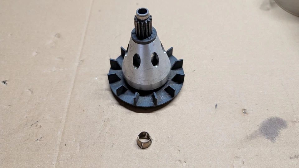 Robbe Millennium Kupplung kompl , Lüfterrad usw ,   gebraucht und schmutzig - Bild 2 von 4