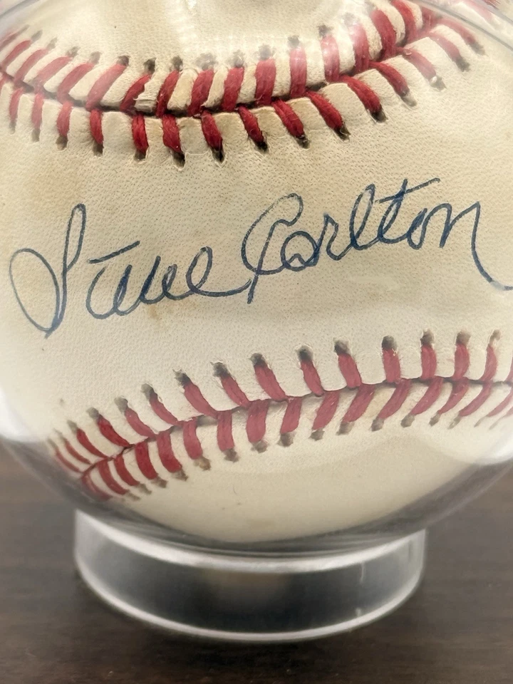 Steve Carlton Signed National League Baseball, No COA. - Image 2 of 4