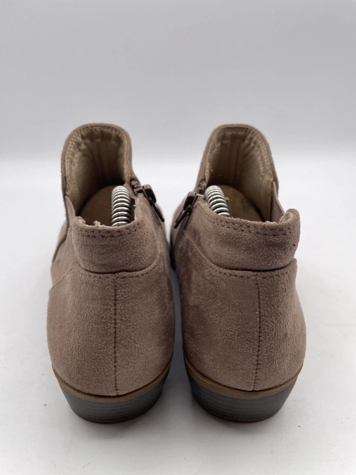 LifeStride Aurora 射击踝靴女式 7M 码蘑菇麂皮绒侧拉链 — 第 3/4 张图片