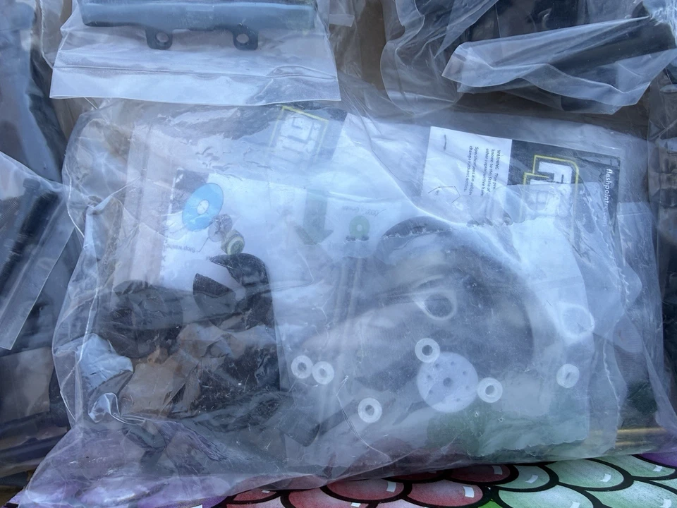 MUGE2027 Mugen Seiki MBX8R 1/8 Off-Road Competition Nitro Buggy Kit 2027 - Image 4 of 4