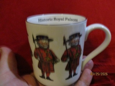 HISTORIC ROYAL PALACES BEEFEATER GUARD YEOMAN WARDER BRAND ENGLAND CUP EUC