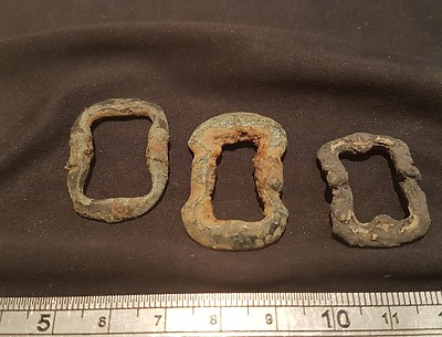Schöne Tudor Menge Schnallen schönes Display alle gefunden in England L22a