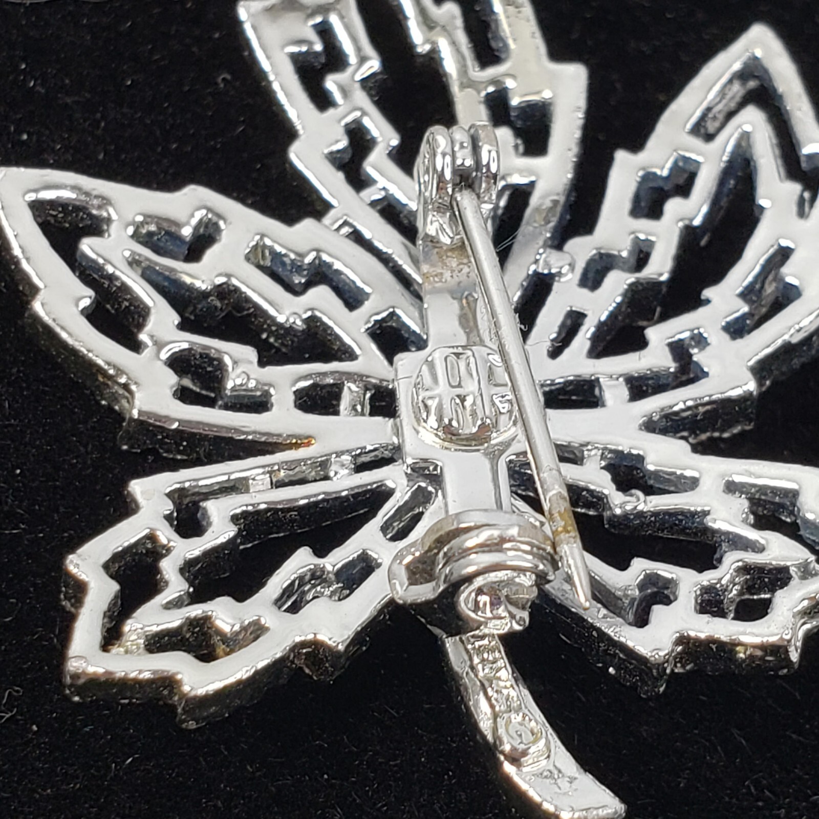 Signed Gerry's Maple Leaf Brooch Silver Tone Text… - image 10