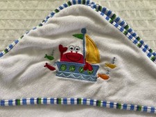 Babies R Us 2012 White With Blue Trim Lobster Hooded Towel Size 28" x 30" EUC