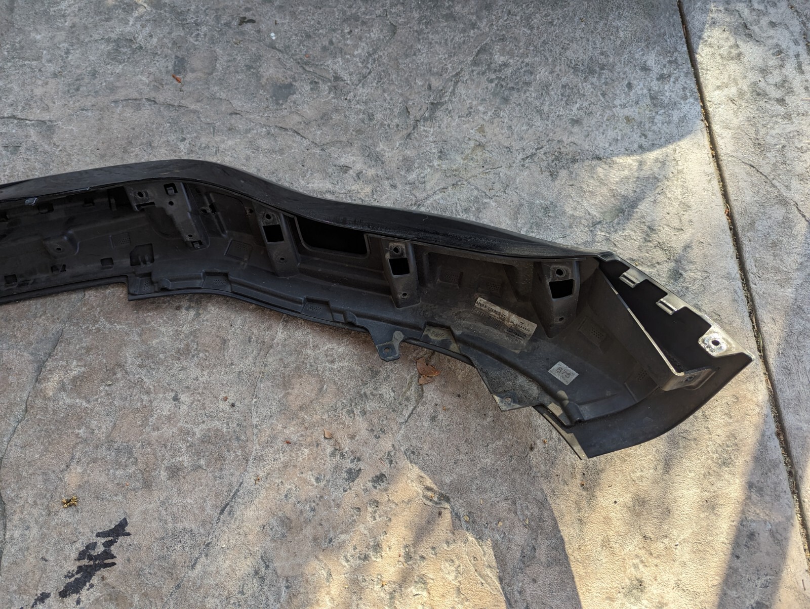 2021-2022 ASTON MARTIN DBX REAR BUMPER VALANCE DIFFUSER MY83-17E955-BC OEM 21-22