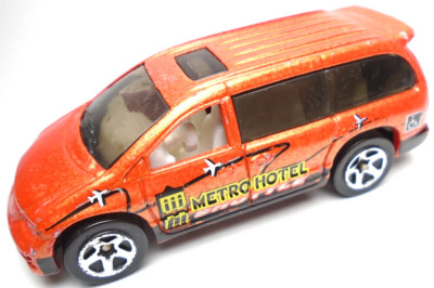 1999 HOT WHEELS DODGE CARAVAN METRO HOTEL SHUTTLE ORANGE 1:64 DIECAST 3'' VAN